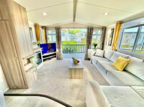 272 Wilksworth Caravan Park - Two Bedroom - Pool Access